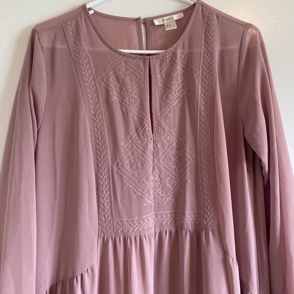 Gorgeous Silky Dress - Picture 2 of 3